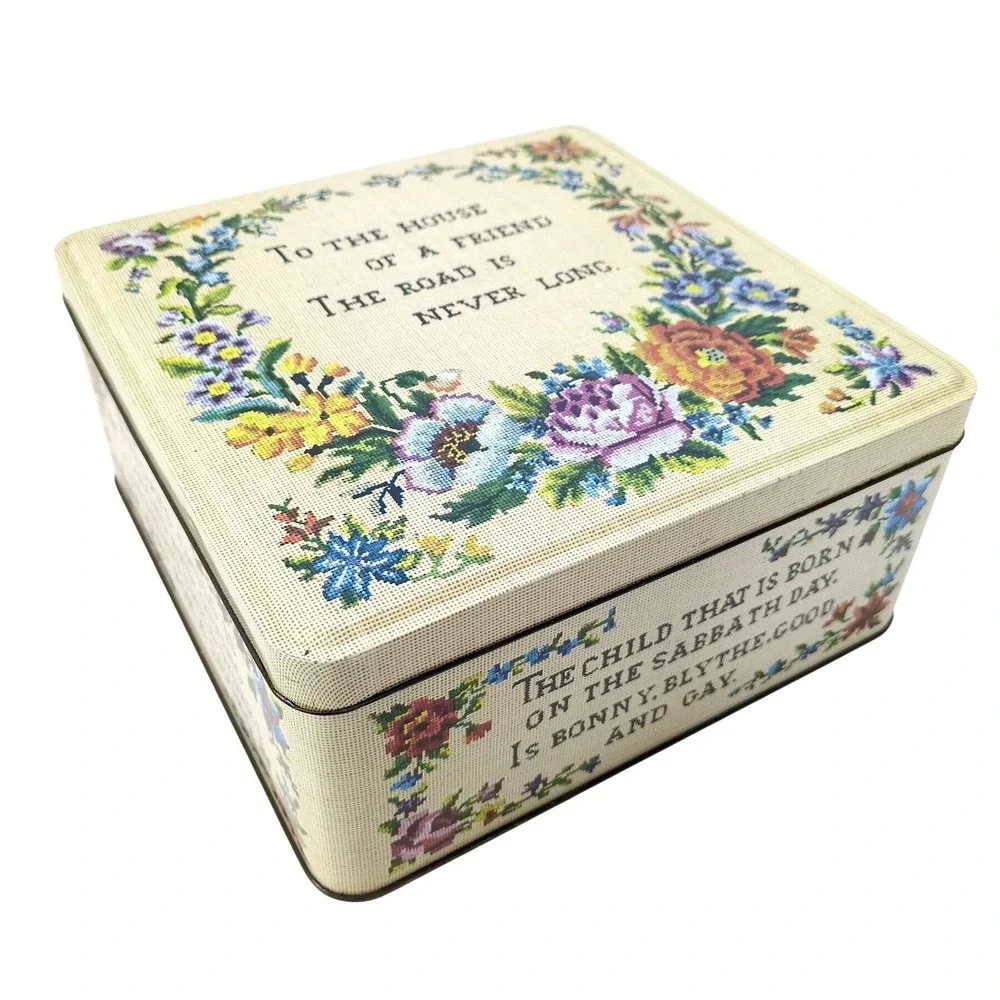 Vintage Carr's of Carlisle England Needlepoint Floral Tin Box‎ Cottagecore Cream